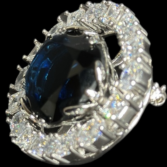Smithsonian Institute Blue Hope Diamond Replica BROOCH - Picture 3 of 13